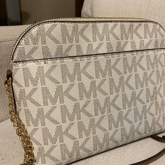 Michael Kors Cream and Tan with Gold accents Crossbody Bag 10”x8” - Picture 5 of 13
